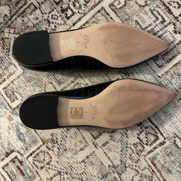 Hunter green scaled shoes from Jcrew. Only worn once for try on. - Picture 2 of 4